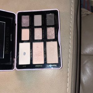 Two faced Boudoir eyes